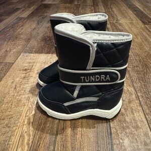 Tundra Black and Gray Kids Boots